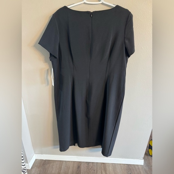 NWT London Style Black and Tan Dress - Picture 7 of 7